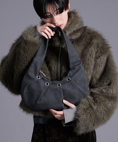 Ellno Loset(エルノロゼット)の「ハトメデザインタックバック(ハンドバッグ・メンズ・ブラウン系その他/ブラック・FREE)」の1枚目の写真