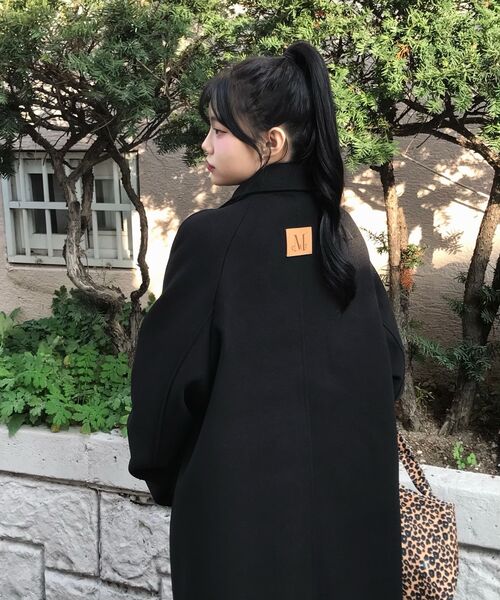 MUCENT(ムセント)の「フレッソレザー ワッペン バルマカン 裏地 キルティング ダウンコート (成人男女共用)(チェスターコート・レディース・ブラック・FREE)」の3枚目の写真