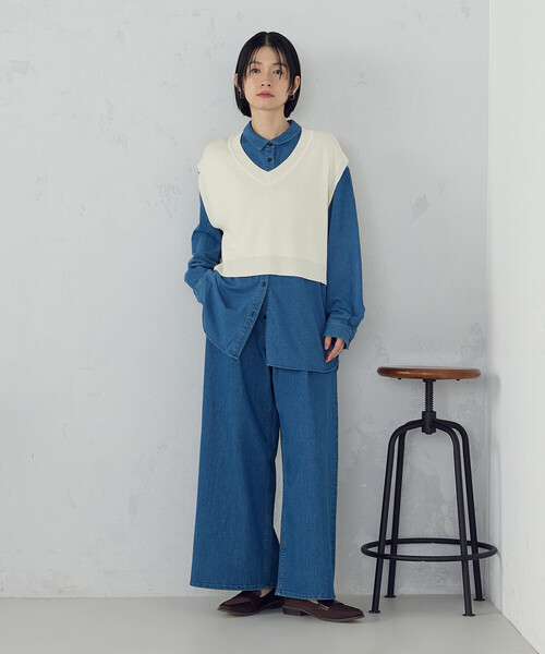 COMME CA ISM（コムサイズム）の「Vネックニットベスト（ベスト・レディース・チャコール/サックスブルー/グリーン/オフホワイト・FREE）」の8枚目の写真