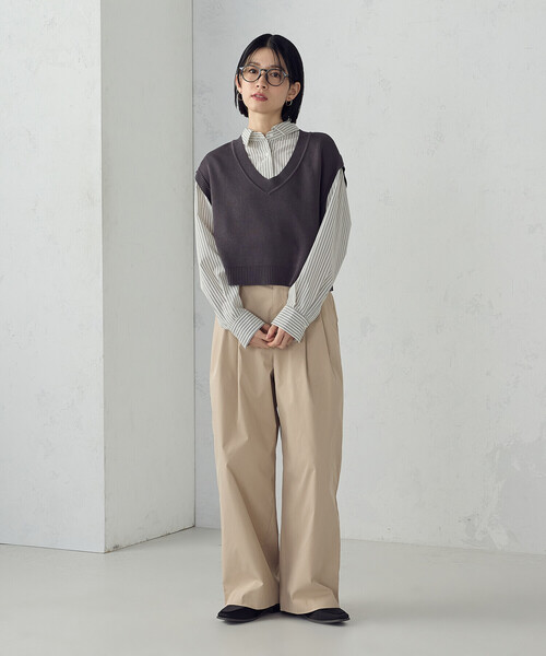 COMME CA ISM（コムサイズム）の「Vネックニットベスト（ベスト・レディース・チャコール/サックスブルー/グリーン/オフホワイト・FREE）」の11枚目の写真