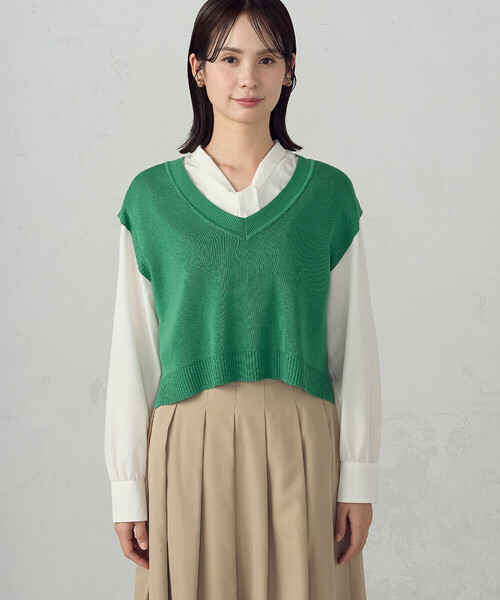 COMME CA ISM（コムサイズム）の「Vネックニットベスト（ベスト・レディース・チャコール/サックスブルー/グリーン/オフホワイト・FREE）」の19枚目の写真