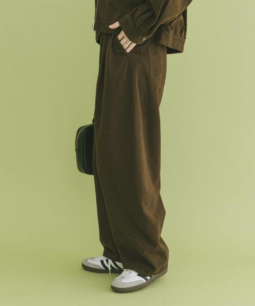 ITEMS URBANRESEARCH（アイテムズ アーバンリサーチ）の「バレルレッグパンツ（その他パンツ・レディース・ブラウン/ホワイト系その他・FREE）」の12枚目の写真