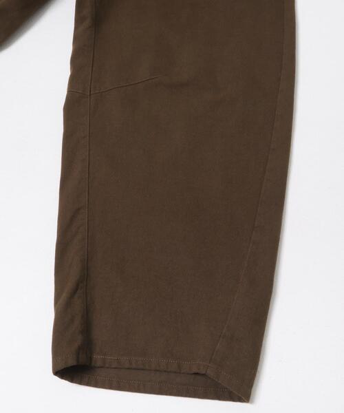 ITEMS URBANRESEARCH（アイテムズ アーバンリサーチ）の「バレルレッグパンツ（その他パンツ・レディース・ブラウン/ホワイト系その他・FREE）」の22枚目の写真