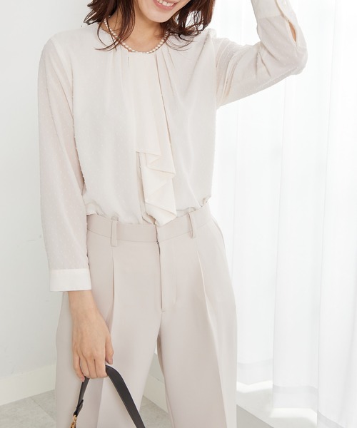 BELLUNA PLUS（ベルーナ）の「＜Ｃ／Ｓ＞ドットシフォンボウタイブラウス（シャツ/ブラウス・レディース・アイボリー/ブラック・MEDIUM/LARGE/X-LARGE）」の5枚目の写真