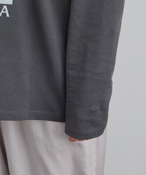 SALON adam et rope'（サロン アダム エ ロペ）の「【KARL BLOSSFELDT  by SALON】フォトロングスリーブTシャツ（Tシャツ/カットソー・レディース・チャコールグレー/グレー/ホワイト/ホワイト系その他・FREE）」の19枚目の写真