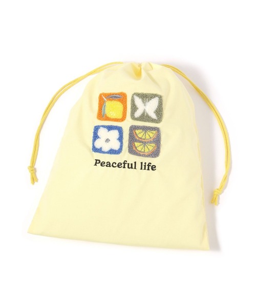 LAKOLE（ラコレ）の「【入園入学にも】[FRUITS AND BLOOM]サガラ刺繍巾着ポーチB / 612313（ステーショナリー・レディース・イエロー・FREE）」の2枚目の写真