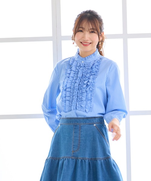 Rose Tiara(ローズティアラ)の「【シワになりにくい】フリルブラウス(シャツ/ブラウス・レディース・オフホワイト/ブルー・46/42/38)」の9枚目の写真
