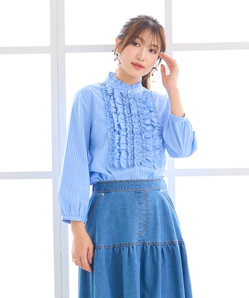 Rose Tiara(ローズティアラ)の「【シワになりにくい】フリルブラウス(シャツ/ブラウス・レディース・オフホワイト/ブルー・46/42/38)」の7枚目の写真