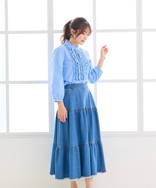 Rose Tiara(ローズティアラ)の「【シワになりにくい】フリルブラウス(シャツ/ブラウス・レディース・オフホワイト/ブルー・46/42/38)」の12枚目の写真