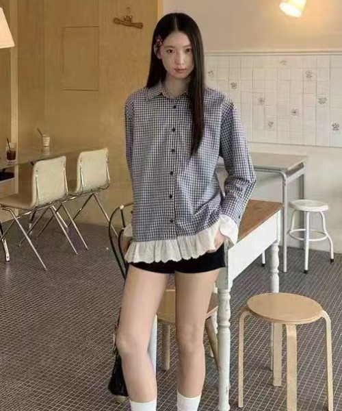 Achic(アシック)の「レース付きチェックシャツ(シャツ/ブラウス・レディース・ブルー・M)」の10枚目の写真