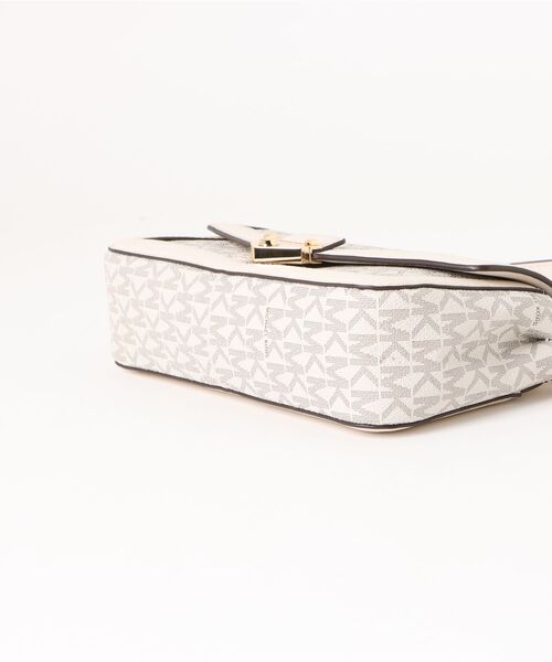 MICHAEL KORS（マイケルコース）の「SOHO SM CONV POUCHETTE XBODY クロスボディ（ショルダーバッグ・レディース・ベージュ系その他・FREE）」の3枚目の写真