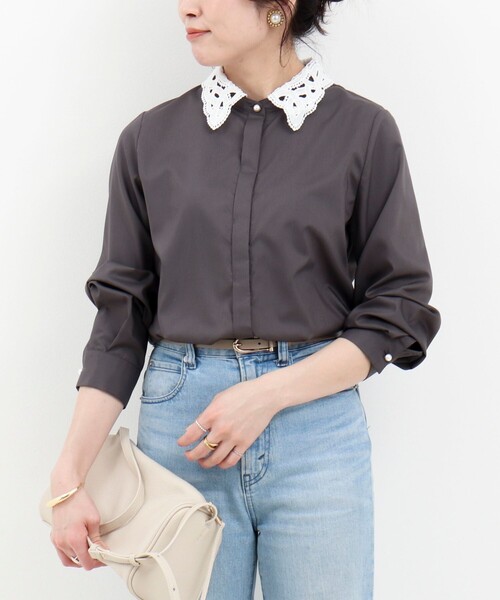 MICO COULIER(ミコクリエ)の「ポリブロード取り外し衿2WAYシャツ(シャツ/ブラウス・レディース・オフホワイト/チャコールグレー・38)」の4枚目の写真