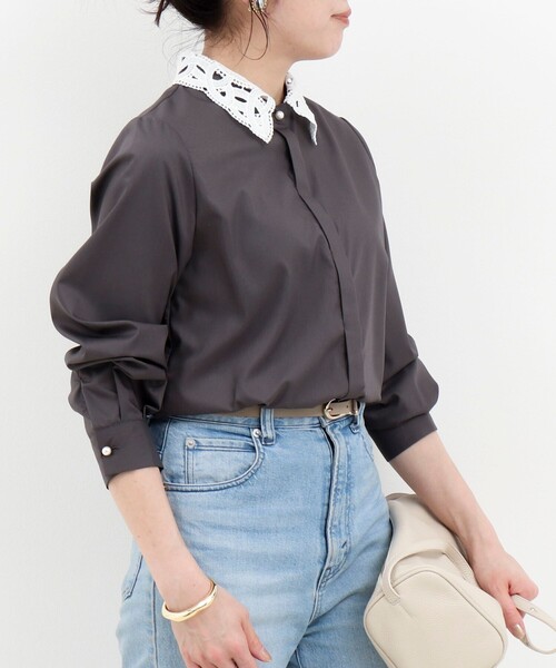 MICO COULIER(ミコクリエ)の「ポリブロード取り外し衿2WAYシャツ(シャツ/ブラウス・レディース・オフホワイト/チャコールグレー・38)」の6枚目の写真