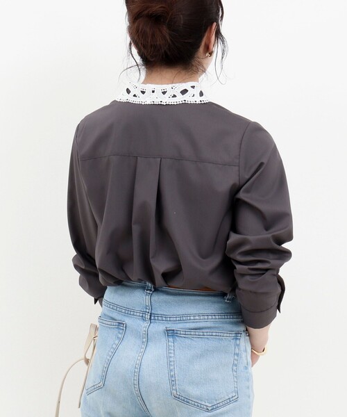 MICO COULIER(ミコクリエ)の「ポリブロード取り外し衿2WAYシャツ(シャツ/ブラウス・レディース・オフホワイト/チャコールグレー・38)」の8枚目の写真