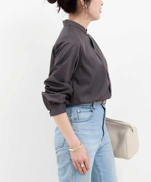 MICO COULIER(ミコクリエ)の「ポリブロード取り外し衿2WAYシャツ(シャツ/ブラウス・レディース・オフホワイト/チャコールグレー・38)」の11枚目の写真