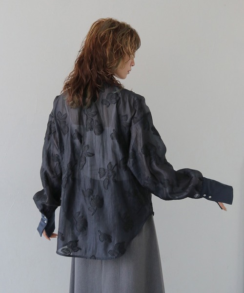 CLEIO（クレイオ）の「【CLEIO】TULIP JACQUARD SHEER SHIRT/チューリップジャガードシアーシャツ（シャツ/ブラウス・レディース・ネイビー/アイボリー・FREE）」の19枚目の写真