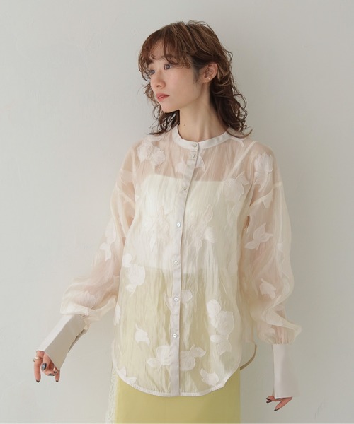 CLEIO（クレイオ）の「【CLEIO】TULIP JACQUARD SHEER SHIRT/チューリップジャガードシアーシャツ（シャツ/ブラウス・レディース・ネイビー/アイボリー・FREE）」の3枚目の写真