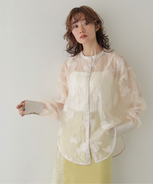 CLEIO（クレイオ）の「【CLEIO】TULIP JACQUARD SHEER SHIRT/チューリップジャガードシアーシャツ（シャツ/ブラウス・レディース・ネイビー/アイボリー・FREE）」の4枚目の写真