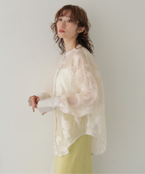 CLEIO（クレイオ）の「【CLEIO】TULIP JACQUARD SHEER SHIRT/チューリップジャガードシアーシャツ（シャツ/ブラウス・レディース・ネイビー/アイボリー・FREE）」の5枚目の写真