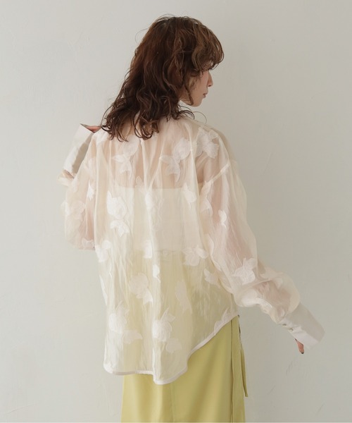 CLEIO（クレイオ）の「【CLEIO】TULIP JACQUARD SHEER SHIRT/チューリップジャガードシアーシャツ（シャツ/ブラウス・レディース・ネイビー/アイボリー・FREE）」の6枚目の写真