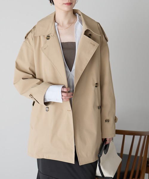 r.(アールドット)の「ショートトレンチコート(トレンチコート・レディース・ブラック/アイボリー/ベージュ・FREE)」の3枚目の写真