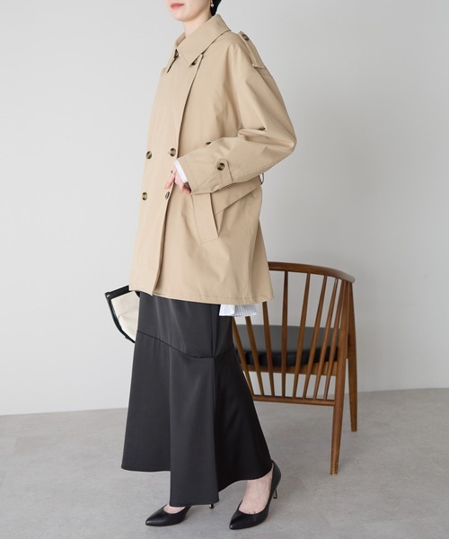 r.(アールドット)の「ショートトレンチコート(トレンチコート・レディース・ブラック/アイボリー/ベージュ・FREE)」の12枚目の写真