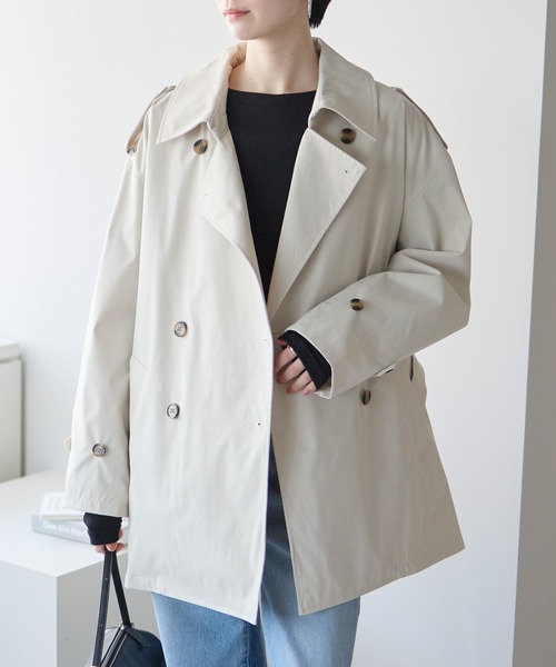 r.(アールドット)の「ショートトレンチコート(トレンチコート・レディース・ブラック/アイボリー/ベージュ・FREE)」の16枚目の写真