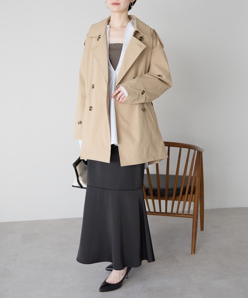 r.(アールドット)の「ショートトレンチコート(トレンチコート・レディース・ブラック/アイボリー/ベージュ・FREE)」の6枚目の写真