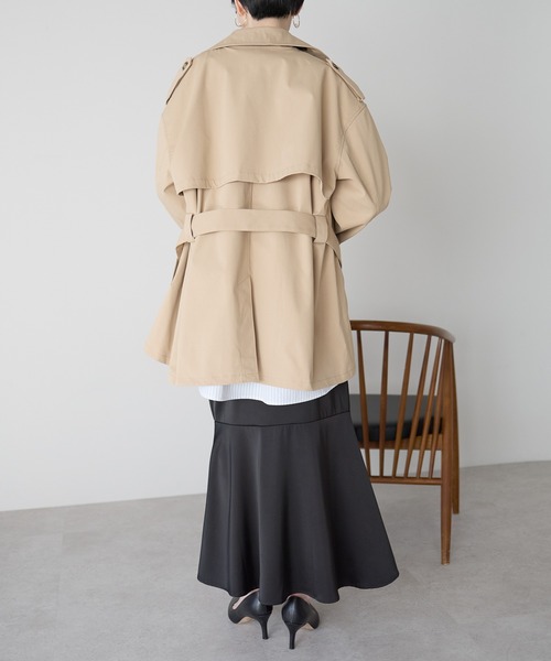 r.(アールドット)の「ショートトレンチコート(トレンチコート・レディース・ブラック/アイボリー/ベージュ・FREE)」の7枚目の写真