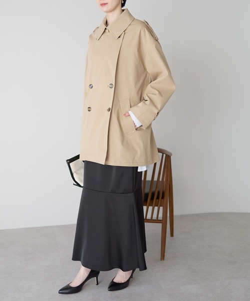 r.(アールドット)の「ショートトレンチコート(トレンチコート・レディース・ブラック/アイボリー/ベージュ・FREE)」の11枚目の写真