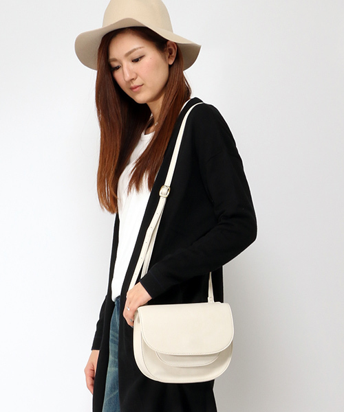 LBC（エルビーシー）の「半円ショルダー            （ショルダーバッグ・レディース・オフホワイト/ライトブラウン/ブラック/ベージュ・ONE SIZE）」の15枚目の写真