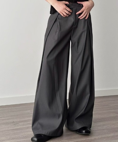 KELVIN（ケルヴァン）の「Tuck Wide Slacks Pants タック ワイド スラックスパンツ（デニムパンツ・メンズ・ブラック/グレー・MEDIUM/LARGE）」の2枚目の写真