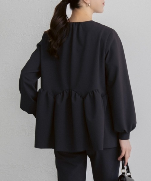 Sono(ソーノ)の「【新作2/20発売】ご自宅でお洗濯可能/シワ防止/UVカット【SONO/ソーノ】【Magical Stretch】フロントフリルチュニックブラウス(Tシャツ/カットソー・レディース・ブラック/ホワイト/ネイビー・F)」の6枚目の写真