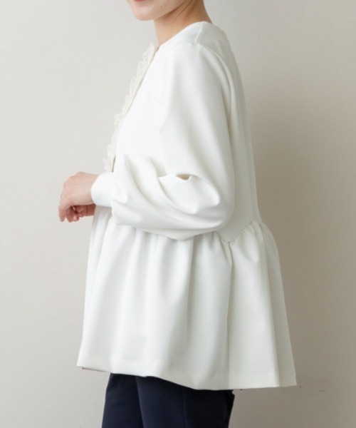 Sono(ソーノ)の「【新作2/20発売】ご自宅でお洗濯可能/シワ防止/UVカット【SONO/ソーノ】【Magical Stretch】フロントフリルチュニックブラウス(Tシャツ/カットソー・レディース・ブラック/ホワイト/ネイビー・F)」の9枚目の写真