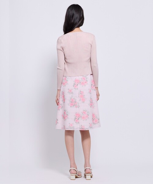TOCCA(トッカ)の「EYELET AJISAI カーディガン(カーディガン/ボレロ・レディース・アイボリー系/ピンク系/ライトグリーン系/ネイビー系・MEDIUM/SMALL)」の14枚目の写真