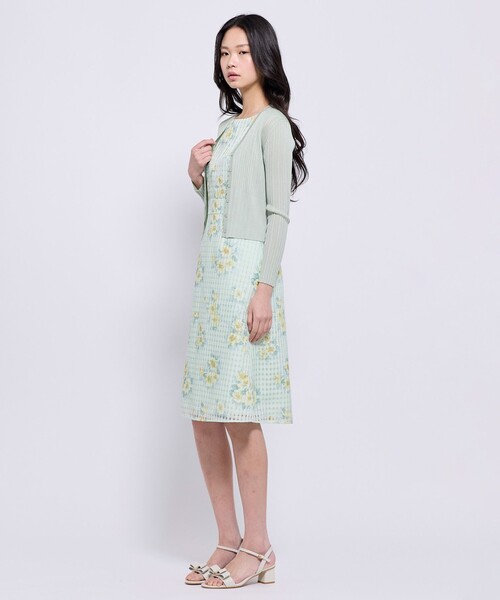 TOCCA(トッカ)の「EYELET AJISAI カーディガン(カーディガン/ボレロ・レディース・アイボリー系/ピンク系/ライトグリーン系/ネイビー系・MEDIUM/SMALL)」の16枚目の写真