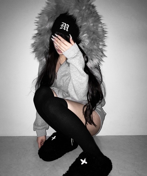 me+em select(ミームセレクト)の「M LOGO embroidery knit beanie / M LOGO 刺繍ニットビーニー(ニットキャップ/ビーニー・レディース・ブラック・FREE)」の3枚目の写真
