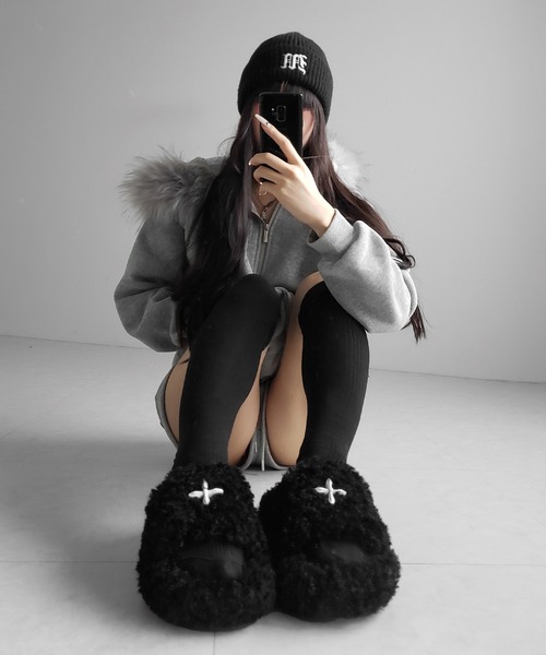 me+em select(ミームセレクト)の「M LOGO embroidery knit beanie / M LOGO 刺繍ニットビーニー(ニットキャップ/ビーニー・レディース・ブラック・FREE)」の4枚目の写真