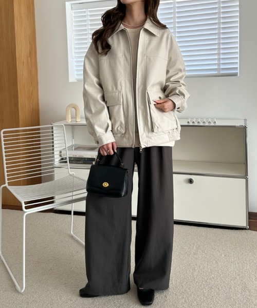 umune(ウムネ)の「フェイクレザー ブルゾン オーバーサイズ レザージャケット ビッグシルエット ジップアップ ポケット付き ライトアウター きれいめ カジュアル 秋 冬(ブルゾン・レディース・ダークブラウン/アイボリー/ブラック・M/L)」の6枚目の写真