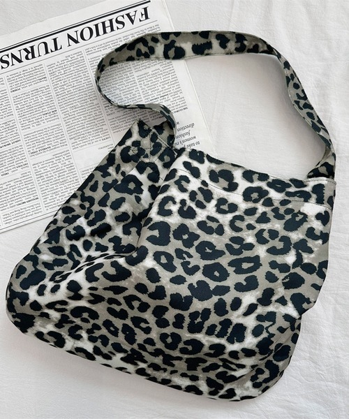 NANEA（ナネア）の「ヒョウ柄ショルダートートバッグ（トートバッグ・レディース・グレー/ブラウン/ピンク・フリー）」の7枚目の写真