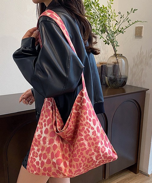 NANEA（ナネア）の「ヒョウ柄ショルダートートバッグ（トートバッグ・レディース・グレー/ブラウン/ピンク・フリー）」の14枚目の写真