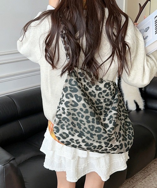 NANEA（ナネア）の「ヒョウ柄ショルダートートバッグ（トートバッグ・レディース・グレー/ブラウン/ピンク・フリー）」の19枚目の写真