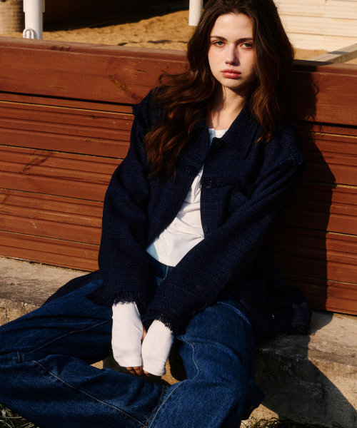 ERER(エルエル)の「Overfit Fringe Tweed Shirt Jacket Navy(テーラードジャケット・レディース・ネイビー・F)」の8枚目の写真