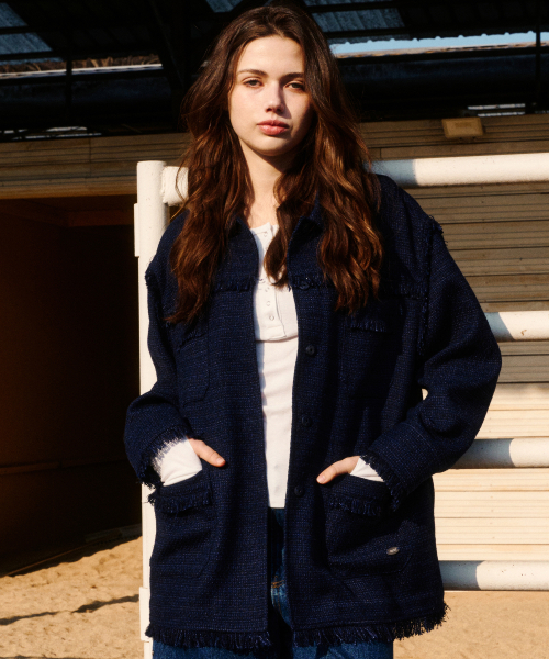 ERER(エルエル)の「Overfit Fringe Tweed Shirt Jacket Navy(テーラードジャケット・レディース・ネイビー・F)」の4枚目の写真