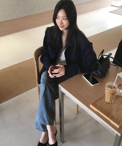 ERER(エルエル)の「Overfit Fringe Tweed Shirt Jacket Navy(テーラードジャケット・レディース・ネイビー・F)」の5枚目の写真