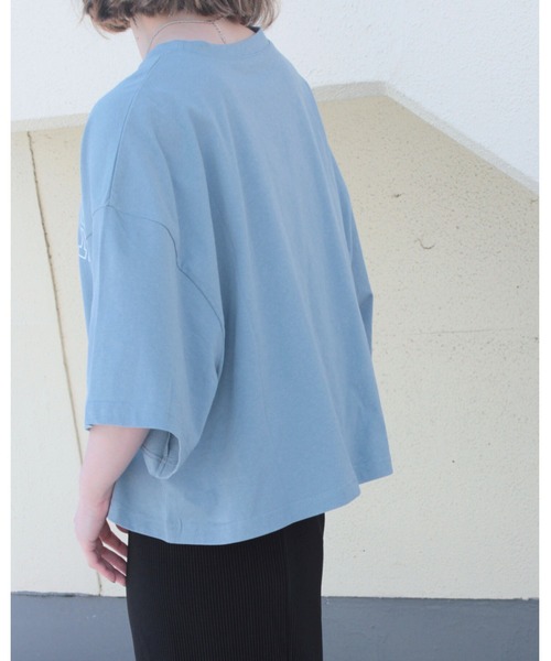 amini(アミニ)の「ロゴワイドカットソー(Tシャツ/カットソー・レディース・ブルー/オフホワイト/ブラック・MEDIUM)」の10枚目の写真