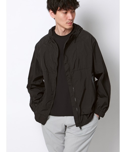 SUIT SQUARE（スーツスクエア）の「FLAT フードアウター ウォッシャブル UVカット 軽量 ナイロンワッシャー 無地（その他アウター・メンズ・ブラック/ブルー・M/L）」の2枚目の写真