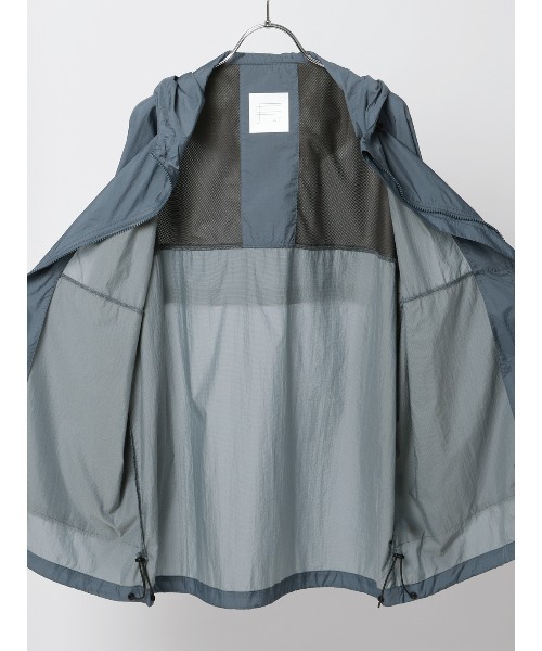 SUIT SQUARE（スーツスクエア）の「FLAT フードアウター ウォッシャブル UVカット 軽量 ナイロンワッシャー 無地（その他アウター・メンズ・ブラック/ブルー・M/L）」の7枚目の写真
