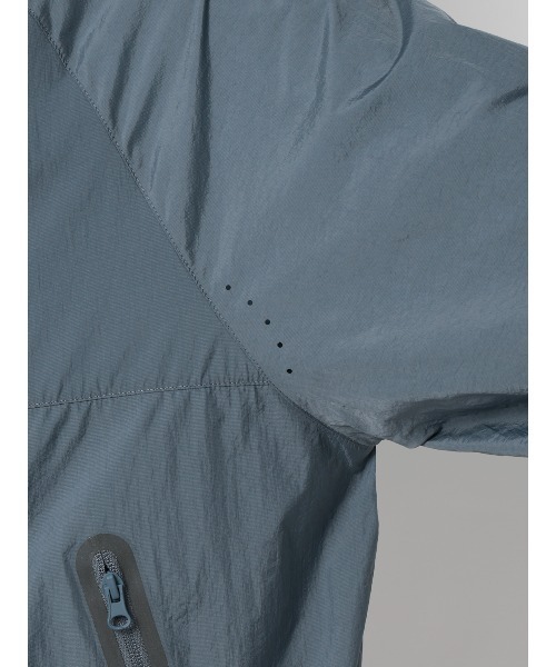 SUIT SQUARE（スーツスクエア）の「FLAT フードアウター ウォッシャブル UVカット 軽量 ナイロンワッシャー 無地（その他アウター・メンズ・ブラック/ブルー・M/L）」の11枚目の写真