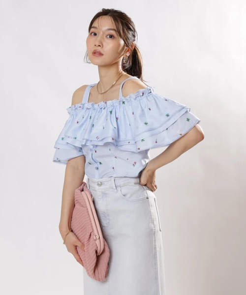 JUSGLITTY（ジャスグリッティー）の「プチボヌールブラウス（シャツ/ブラウス・レディース・ライトブルー/ホワイト系その他・1/2）」の2枚目の写真